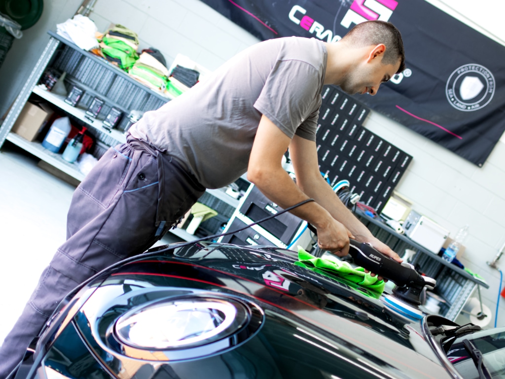 Mini JCW verde detailing