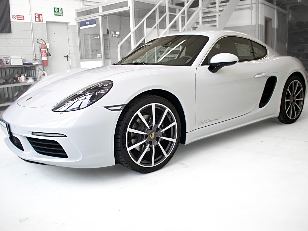 Porsche 718 Cayman nanotecnologia