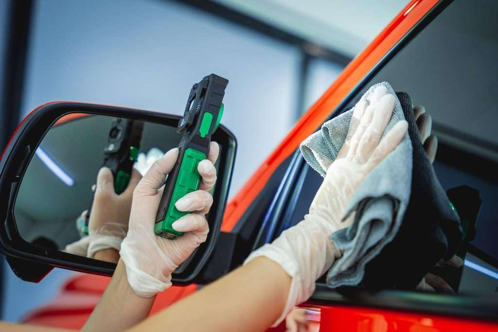 Trattamentoto professionale idrorepellente vetro auto