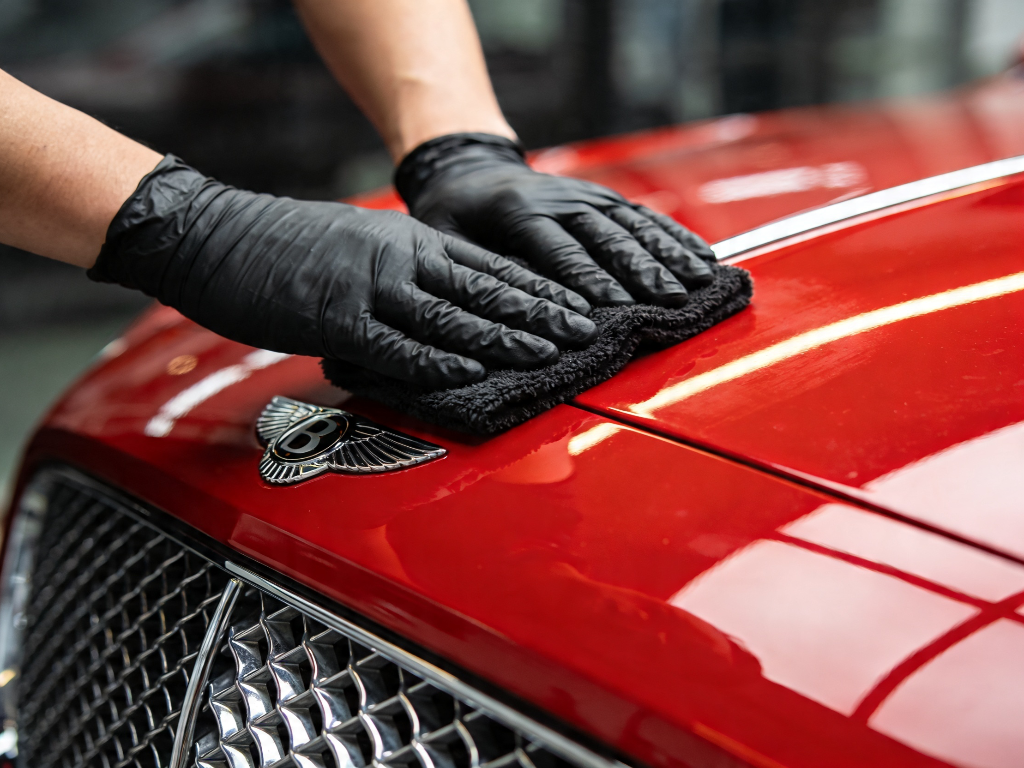 Lavaggio professionale auto protetta con coating